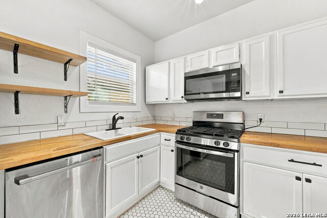 1323 Burnet St Property Photo 17