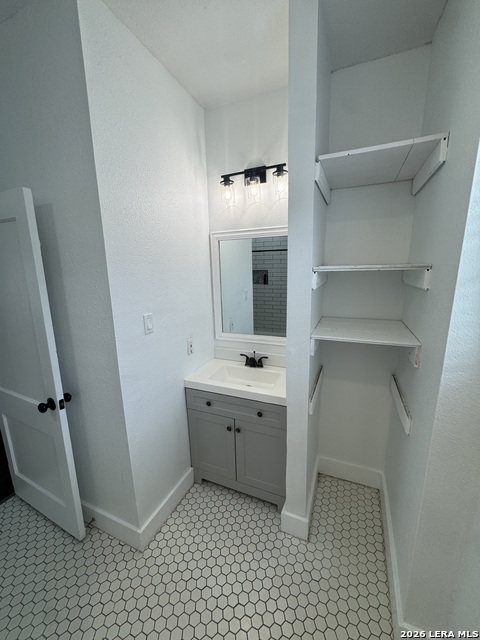 1323 Burnet St Property Photo 18