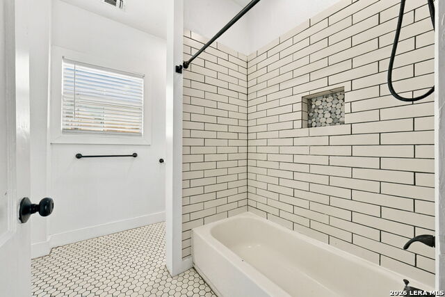 1323 Burnet St Property Photo 20