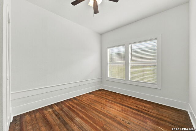 1323 Burnet St Property Photo 22