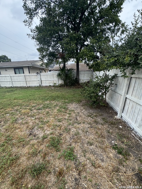 1323 Burnet St Property Photo 23