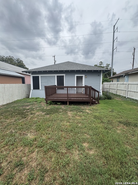 1323 Burnet St Property Photo 24