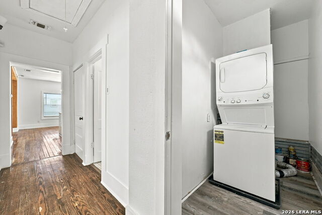1323 Burnet St Property Photo 25