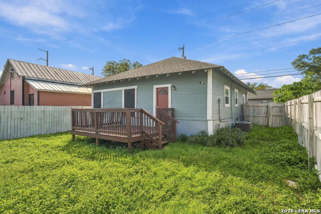 1323 Burnet St Property Photo 26