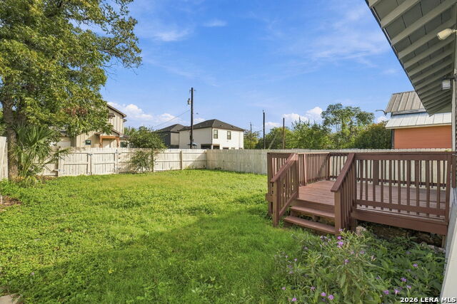 1323 Burnet St Property Photo 30