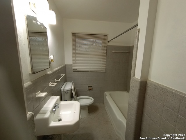 342 Barbara Dr Property Photo 4