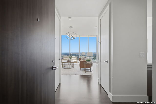 610 E Market St Property Photo 14