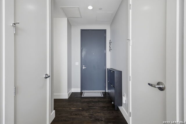 610 E Market St Property Photo 16