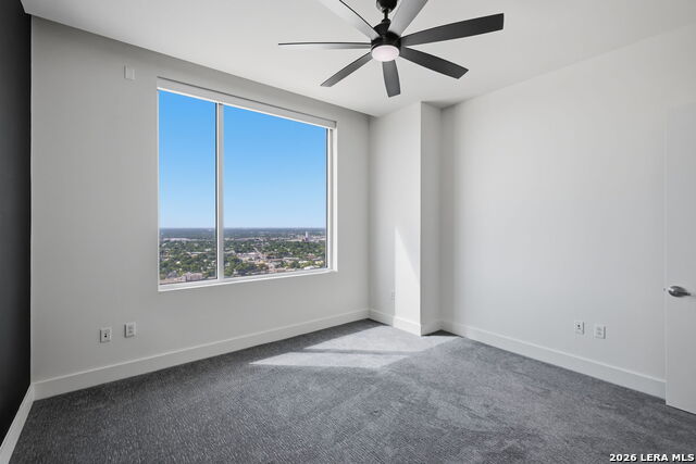 610 E Market St Property Photo 42