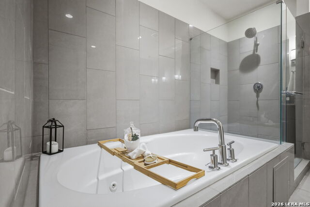 610 E Market St Property Photo 67