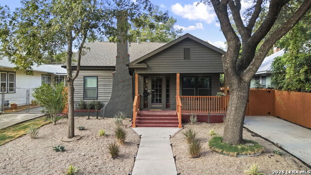 315 E Craig Pl Property Photo 1