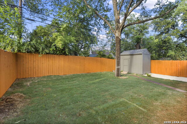 315 E Craig Pl Property Photo 30