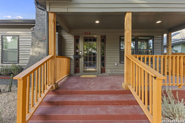 315 E Craig Pl Property Photo 36