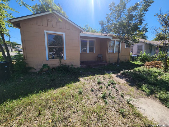 942 SCHLEY AVE Property Photo 1