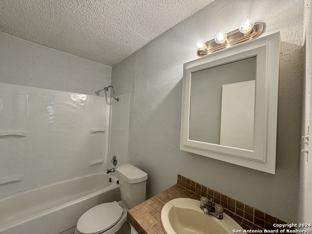 6604 Spring Hurst St Property Photo 23