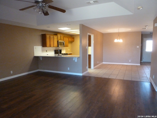 1527 Dustin Cade Dr Property Photo 3