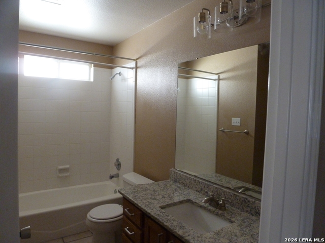 1527 Dustin Cade Dr Property Photo 7