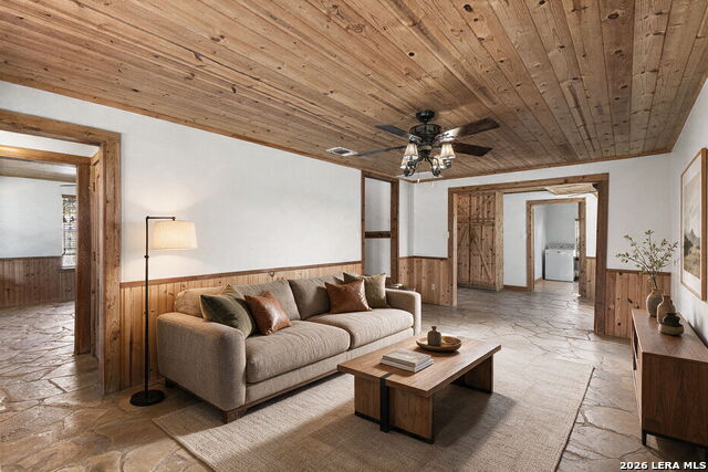 138 Comanche Path Property Photo 8