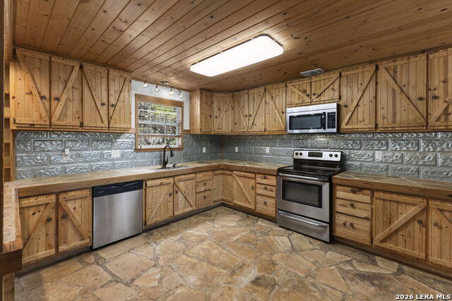 138 Comanche Path Property Photo 14