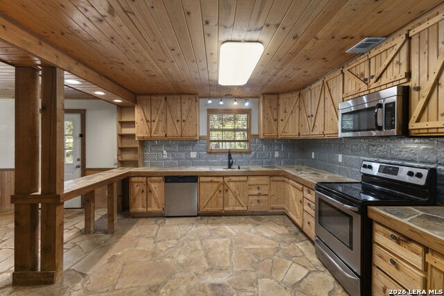 138 Comanche Path Property Photo 15