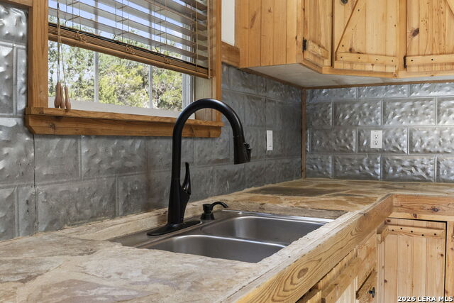 138 Comanche Path Property Photo 16