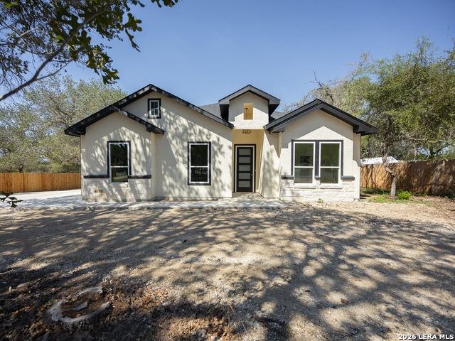 4811 Blue Beech Dr Property Photo 3