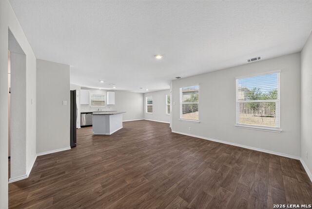 1159 Pacific Monarch Property Photo 9