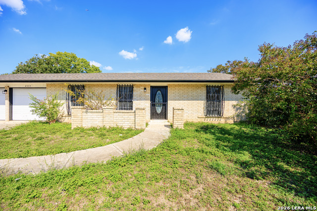 4355 Springview Dr Property Photo 3