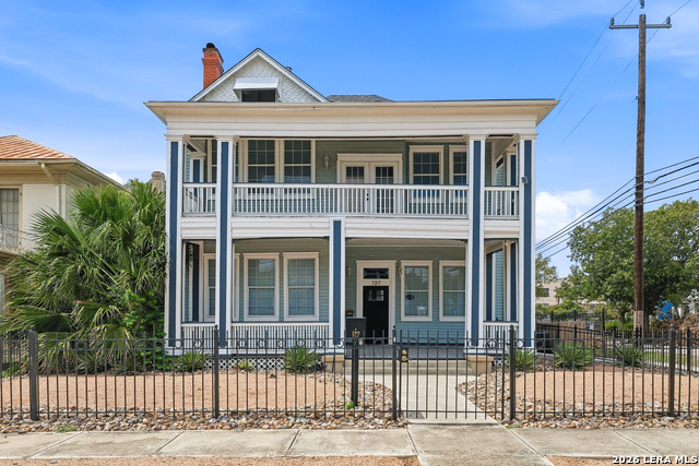 127 Lewis St Property Photo 1
