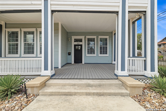 127 Lewis St Property Photo 3