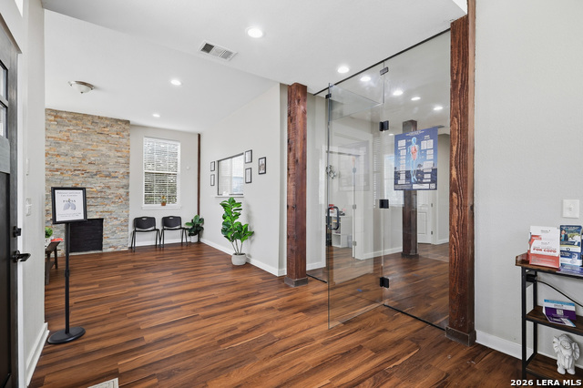 127 Lewis St Property Photo 4