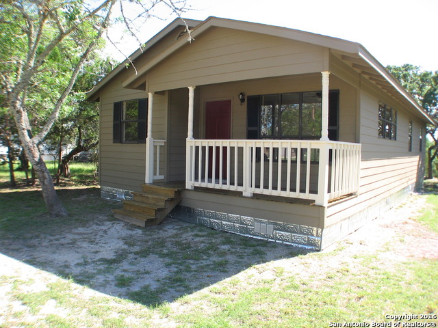 526 Tamarack Dr Property Photo 2