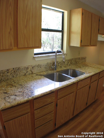 526 Tamarack Dr Property Photo 8