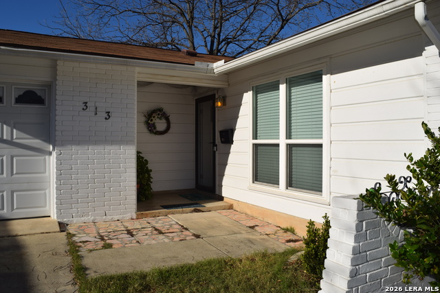 313 Nell Deane Blvd Property Photo 2