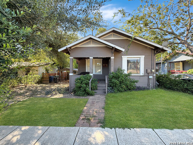 608 E Mistletoe Ave Property Photo 1
