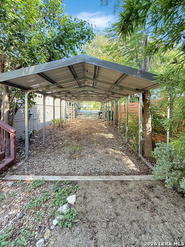 608 E Mistletoe Ave Property Photo 19
