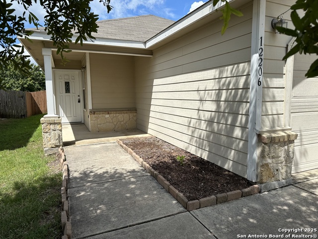 12206 Mountain Pine Property Photo 2