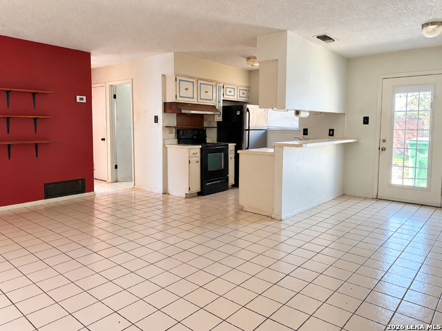 4815 Casa Manana St Property Photo 4