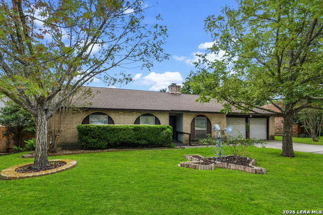 118 Clear Oak Property Photo 1