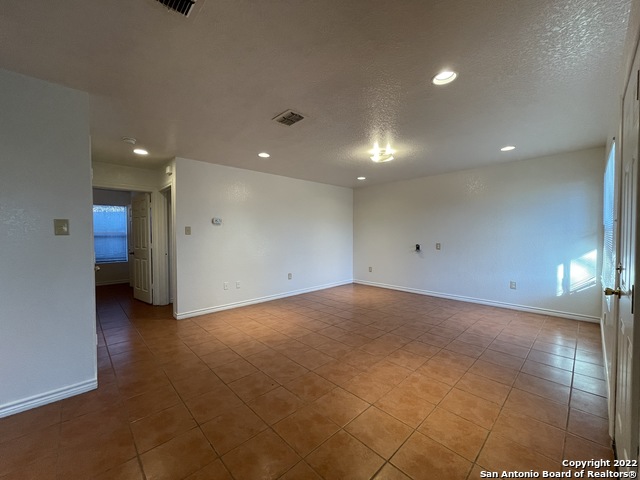 1721 Quintana Rd Property Photo 8
