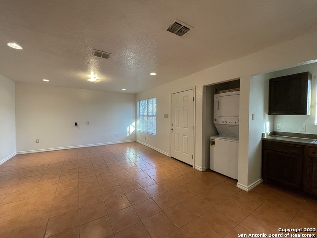 1721 Quintana Rd Property Photo 9