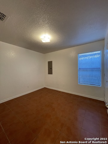 1721 Quintana Rd Property Photo 13