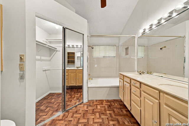 6923 Raintree Forest Property Photo 29