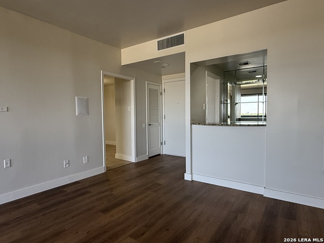 7887 Broadway Property Photo 5