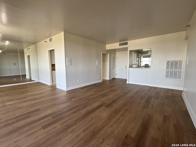 7887 Broadway Property Photo 6