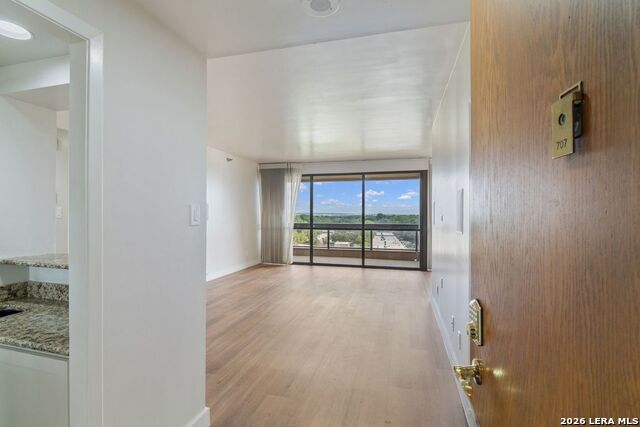 7887 Broadway Property Photo 7