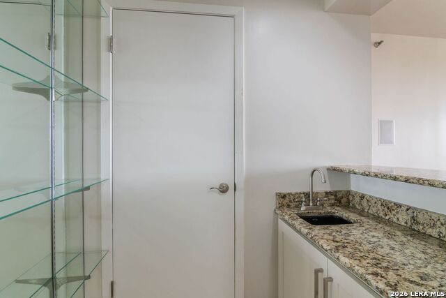 7887 Broadway Property Photo 9
