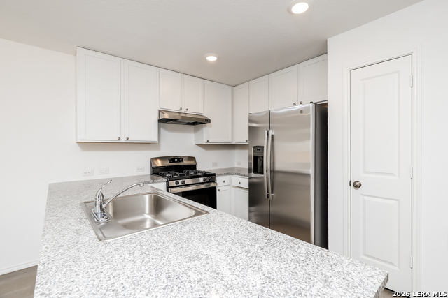 10619 Mcclintock Property Photo 6