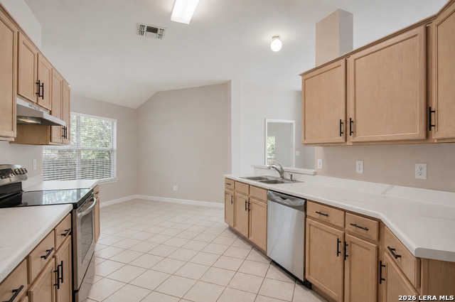 1136 Berry Creek Dr Property Photo 8