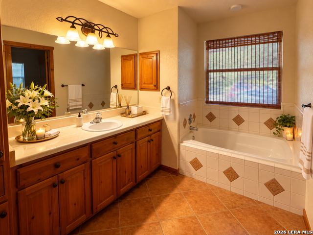 1007 Encanto Way Property Photo 9